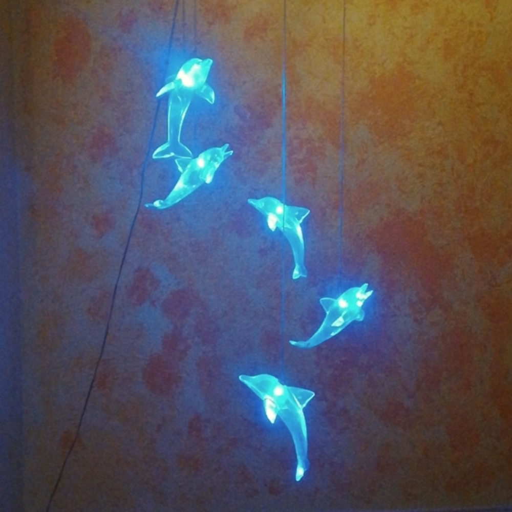 Chandelier Dolphin Light